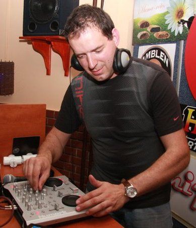 Retro buli 80-as és 90-es évek slágereivel – DJ Martin